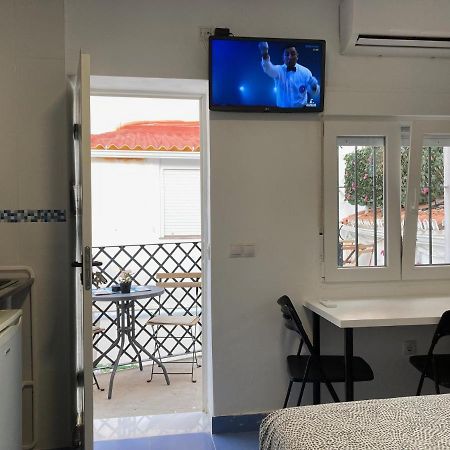 Malaguena Salerosa "Apartamento - Estudio Con Terraza" En Casa Tipica De 1 A 4 Dormitorios 马拉加 外观 照片
